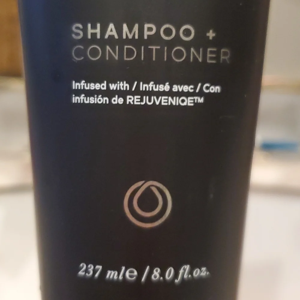 NEW Monat Black Shampoo + Conditioner. NEW